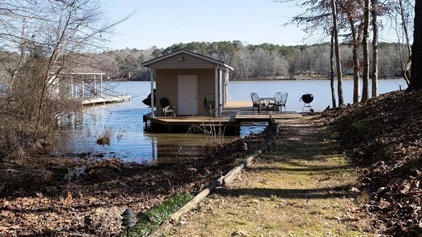 Unclassified image, 1 of 25, button