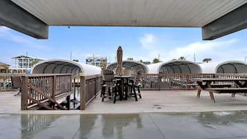 House, Multiple Beds (Waterside Retreat) | Outdoor dining