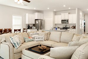 Casa, várias camas (The Blue Bird) | Área de estar