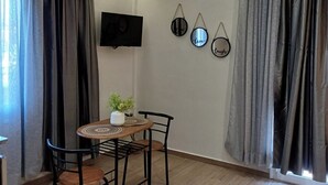 WiFi (free), bed sheets - Romeos Studios  (Chania)