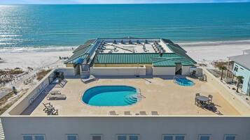 Kondominium, Beberapa Tempat Tidur (The Vue 2C) | Kolam renang