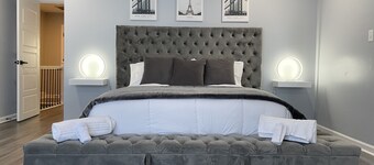 New Modern Townhome Downtown- 3Levels