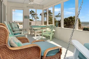 House, Multiple Beds (Summer Breeze) | Interior