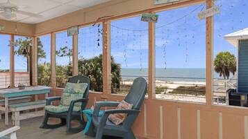 House, Multiple Beds (Summer Breeze) | Interior