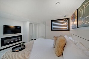 1 bedroom, desk, iron/ironing board, free WiFi
