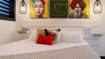 1 室のベッドルーム、デスク、アイロン / アイロン台、WiFi (無料)