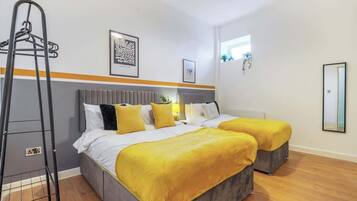 2 bedrooms, iron/ironing board, WiFi