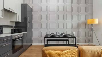 Fridge, oven, stovetop, dishwasher
