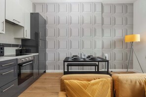 Refrigerador, horno, parrilla de estufa y lavavajillas