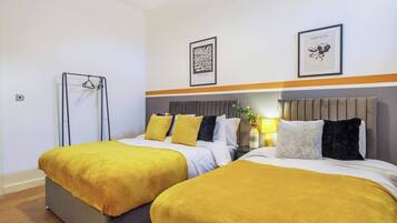 2 bedrooms, iron/ironing board, WiFi