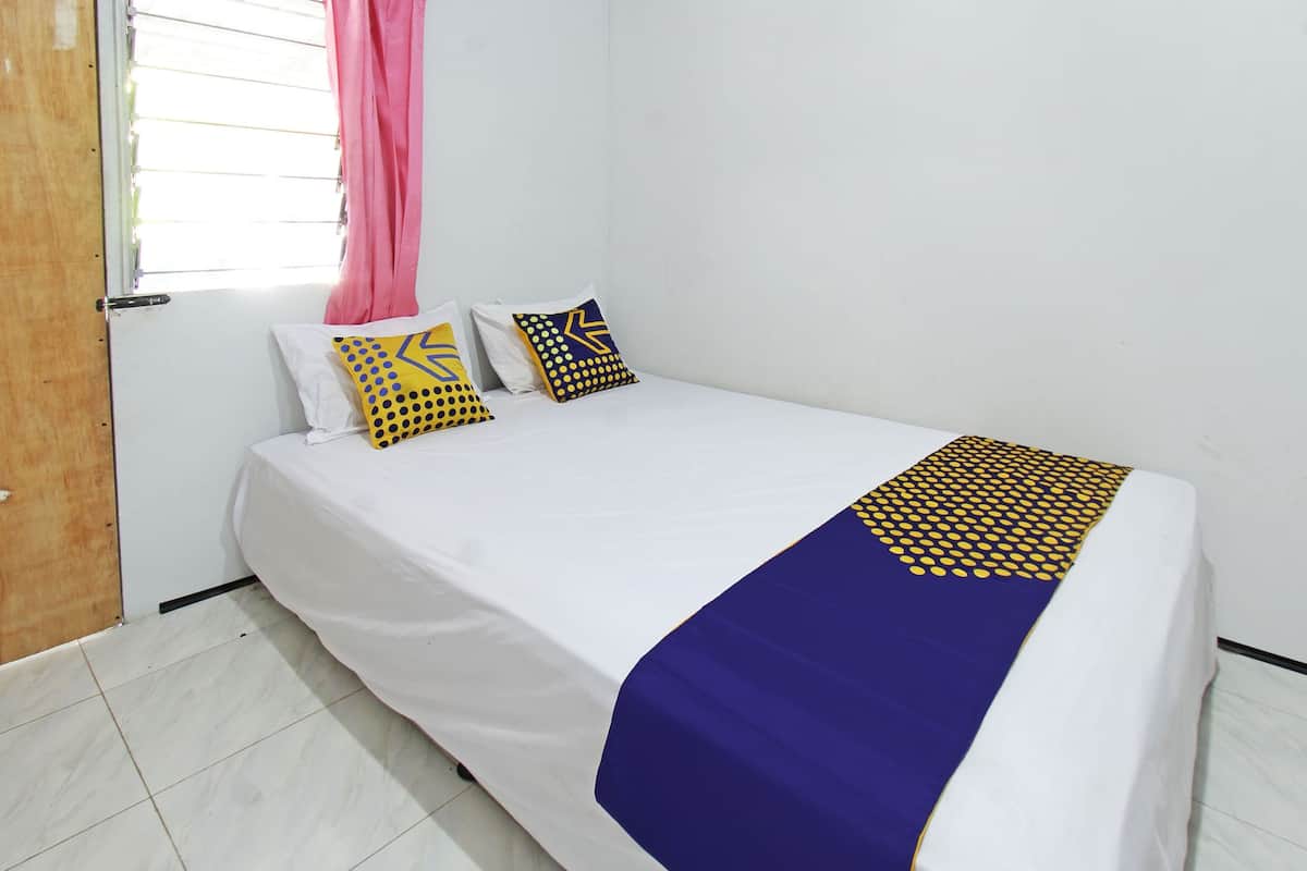 Standard Double Room | Desk, free WiFi, bed sheets