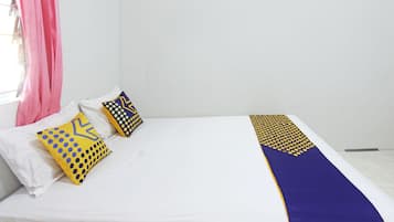 Standard Double Room | Desk, free WiFi, bed sheets