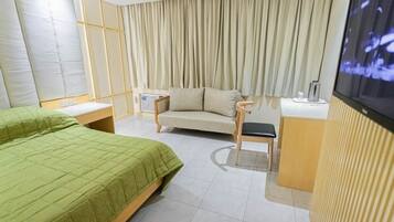 Bed sheets, wheelchair access