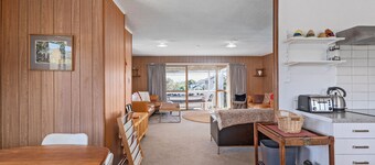 Sunsets and Surf - Whangapoua Holiday Home