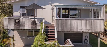 Sunsets and Surf - Whangapoua Holiday Home