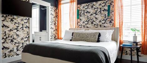 2 bedrooms, desk, iron/ironing board, WiFi