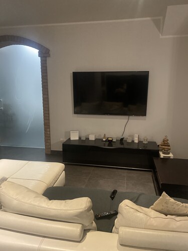 Splendido Appartamento in Villetta con Piscina e Palestra