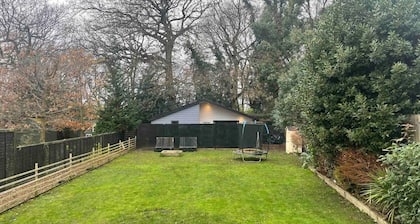 Self Contained Private Annex - Walton on Thames