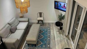 Fireplace - Self Contained Private Annex - Walton on Thames (Walton-on-Thames)