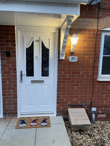 Family-sized rooms, 5 minutes walk to DW Stadium Wigan & Robin Hood Retail Park