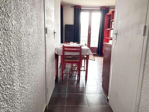 Dining - 50m from shops, 1st floor, balcony, tv, ski locker, 26m², Risoul (Risoul)
