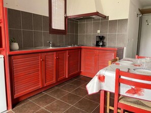 Kühlschrank, Mikrowelle, Ofen