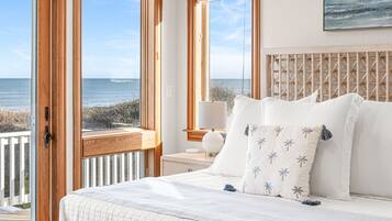 6 bedrooms, desk, iron/ironing board, free WiFi