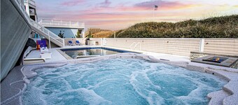 Oceanfront, Game Room, Decks, Heated Pool, Hot Tub, Ocean Views, Fully Loaded