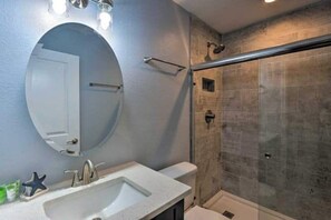 Shower, hair dryer, towels, soap - Pensacola Backyard Oasis 
January 2026 Pool Renovation (Gulf Breeze)