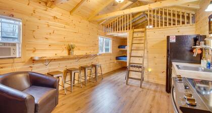 Mauston Studio Cabin ~ 15 Mi to Wisconsin Dells!