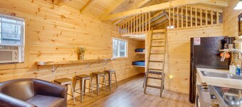 Mauston Studio Cabin ~ 15 Mi to Wisconsin Dells!