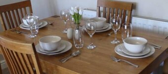 威爾斯比諾丁漢郡卓越兩臥房屋飯店