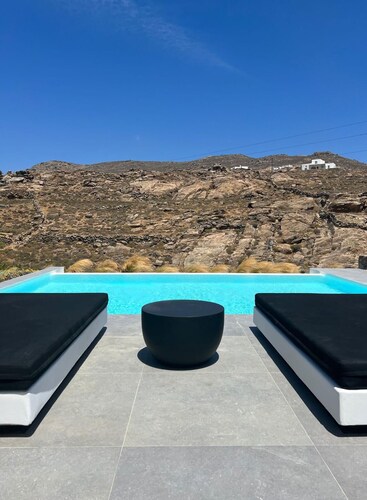 DESIGN VILLAS WITH THE MOST BEAUTIFUL SEA VIEW! BLACK AND WHITE VILLAS MYKONOS