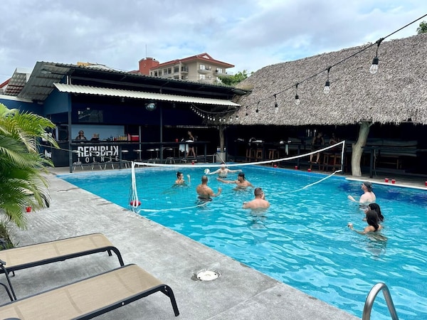 Republik Hotel, Bistro And Disco On Site - Jaco