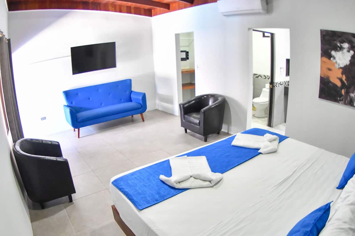 Phòng Deluxe, phòng tắm riêng, cạnh hồ bơi | 1 phòng ngủ, bộ đồ giường cao cấp, két bảo mật tại phòng