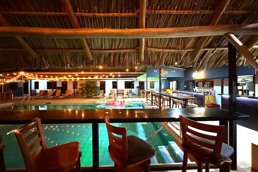 Republik Hotel, Bistro and Disco on Site