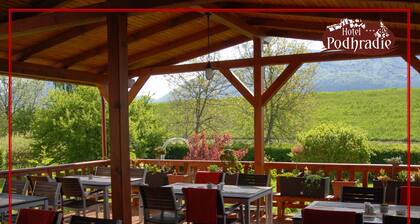 Hotel for business & travelers, hiking & cycling. Pet-friendly! Couple friendly!