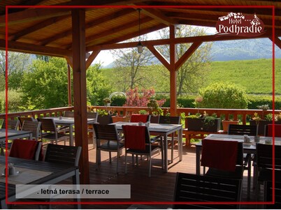 Hotel for business & travelers, hiking & cycling. Pet-friendly! Couple friendly!