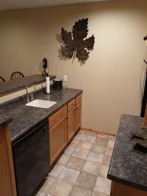 Réfrigérateur, lave-vaisselle