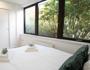 2 bedrooms, iron/ironing board, travel cot, WiFi