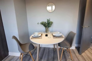Dining - Inviting 1-bed Apartment in the Heart of Sheffield (Sheffield)