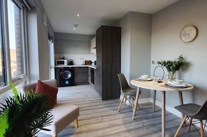 Apartment | Dining