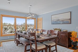 Dining - 70 acre White Mountain estate - trails, views, privacy (Thornton)