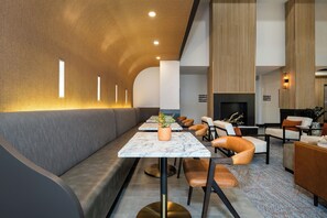 Lobby sitting area - The Winslow - Oklahoma City (Oklahoma City)