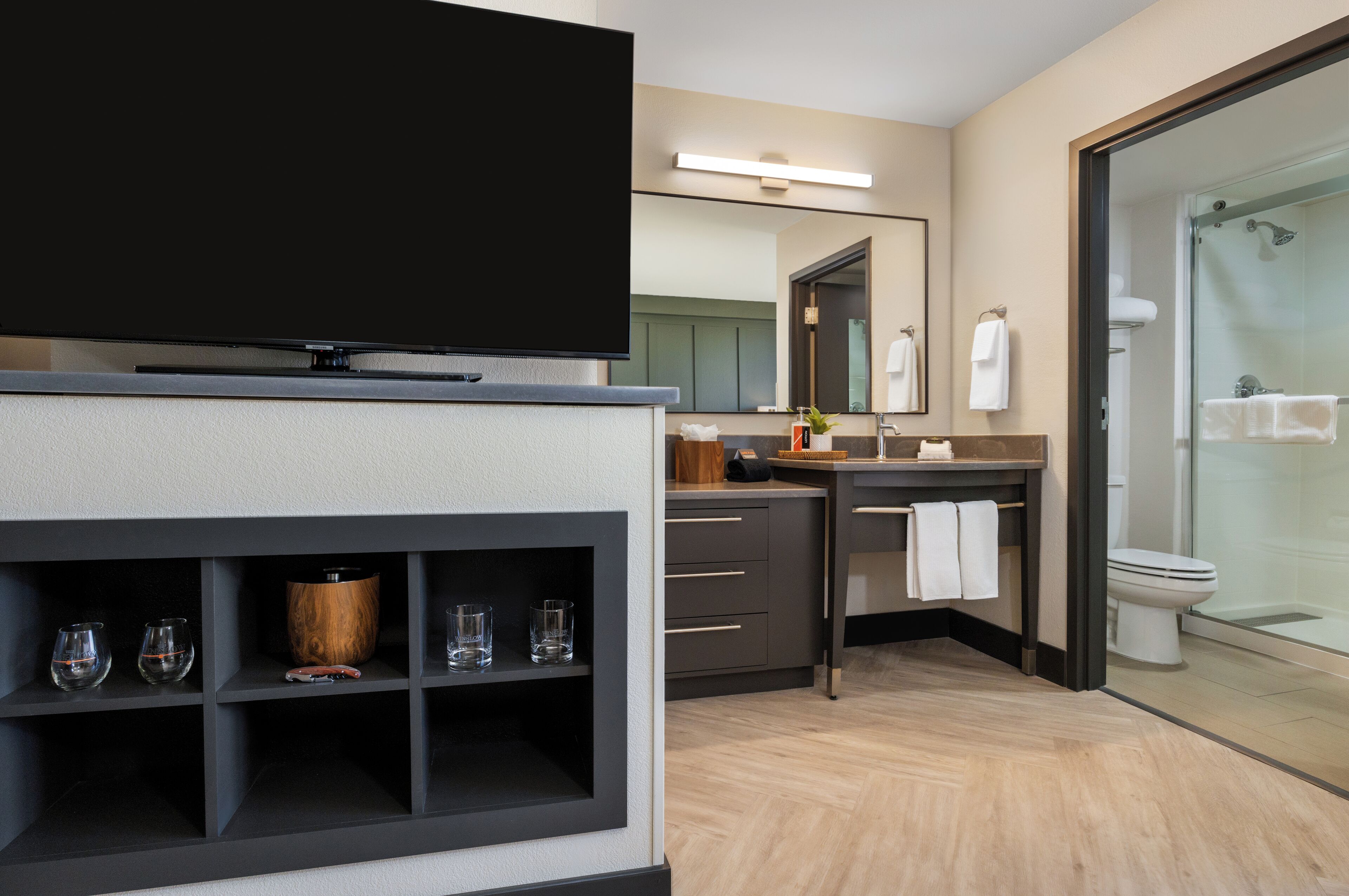 Work Wise Premium Studio, 1 King Bed | Badezimmer | Haartrockner, Handtücher