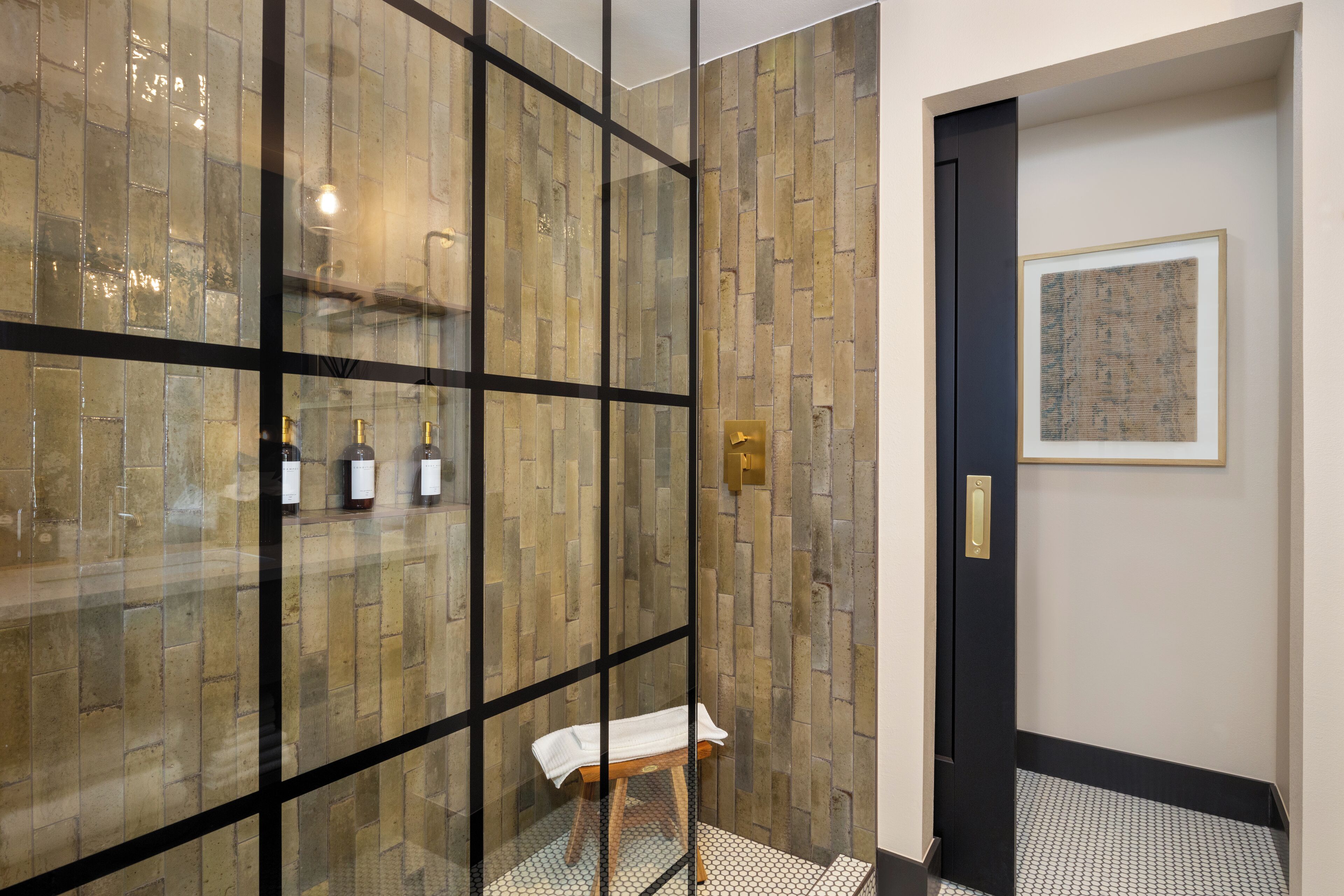 Owners Premium Suite, 1 King Bed | Baño | Secador de pelo y toallas