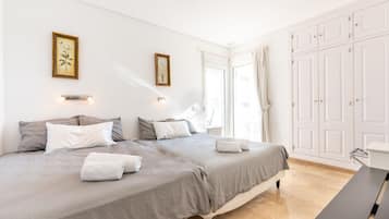3 bedrooms, iron/ironing board, free WiFi, bed sheets