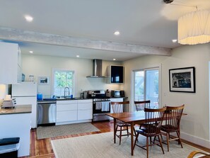 Fridge, microwave, oven, stovetop - Beautiful apartment centrally located on the scenic Island of North Haven (North Haven)