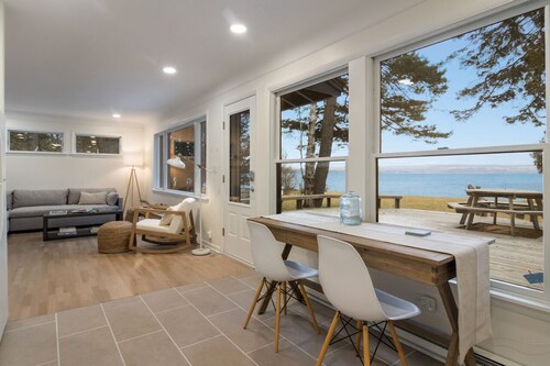 Wander Cottage | Lakefront | Outdoor Shower | Deck