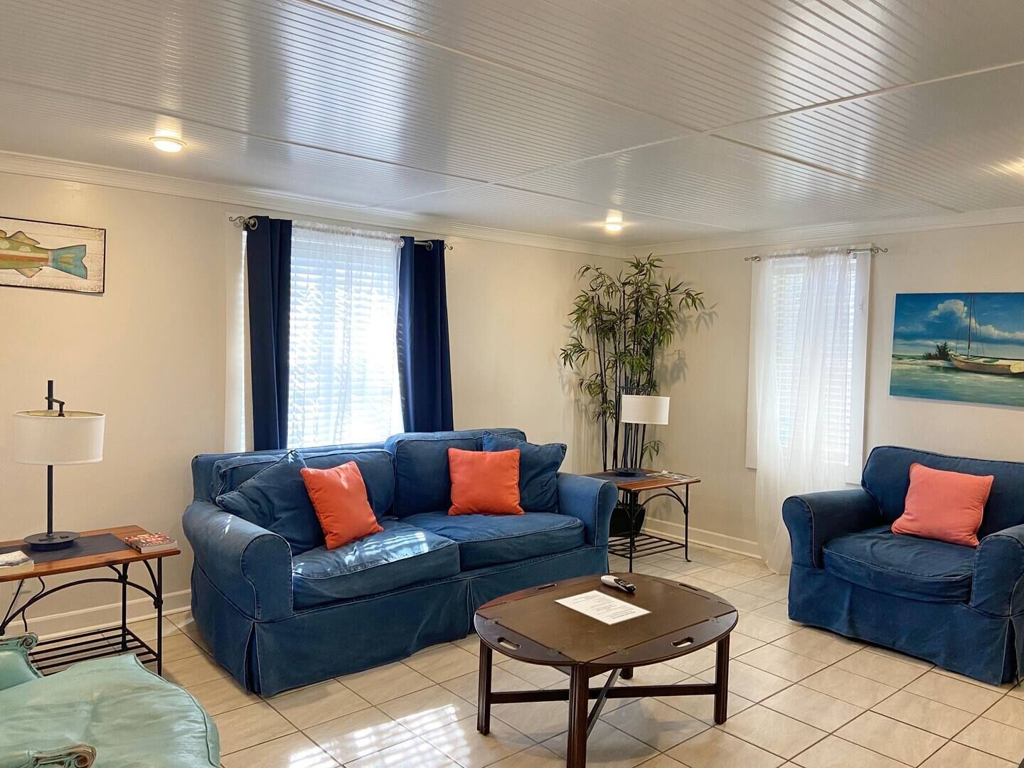 Pet Friendly Family Home Near Beach and Casino!